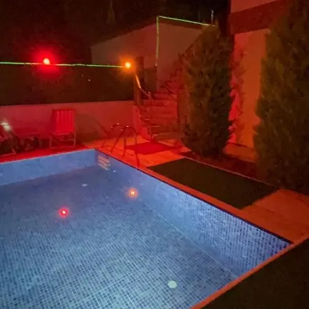 Tatil Evi Cheerful 2 Bedroom Private With Pool *