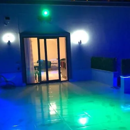 Tatil Evi Cheerful 2 Bedroom Private With Pool