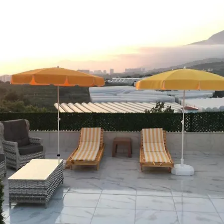 Casa vacanze Cheerful 2 Bedroom Private With Pool