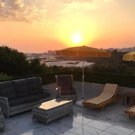 Ferienhaus Cheerful 2 Bedroom Private With Pool